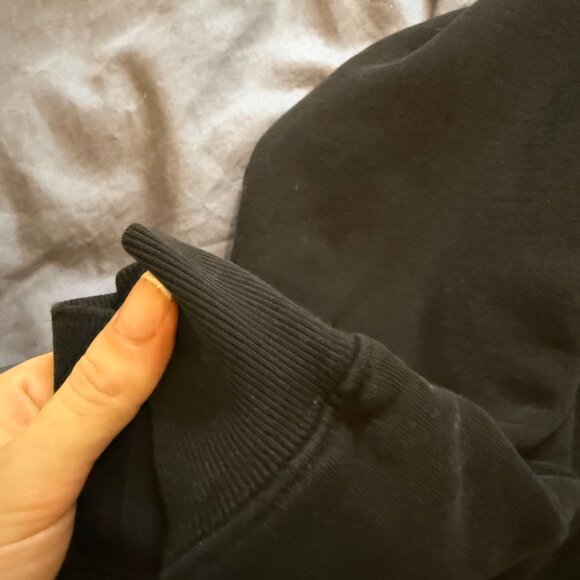 Aritzia TNA Cozy Fleece Perfect Hoodie M Black Classic Fit Pullover - Picture 2 of 5